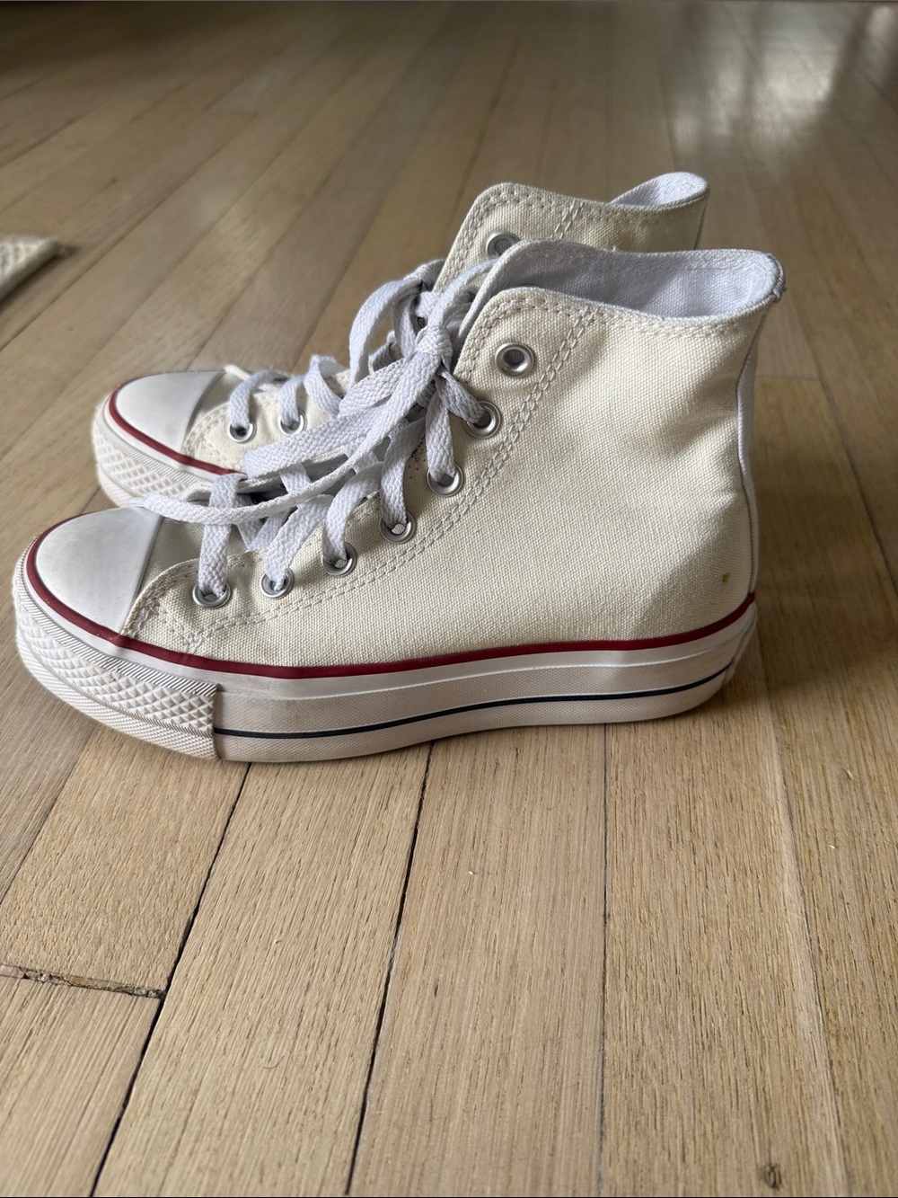 Converse High-Top Platform Sneaker size 5 women’s - Picture 4 of 8